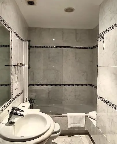 Daire Piso En Primera Linea De La Playa De Silgar *